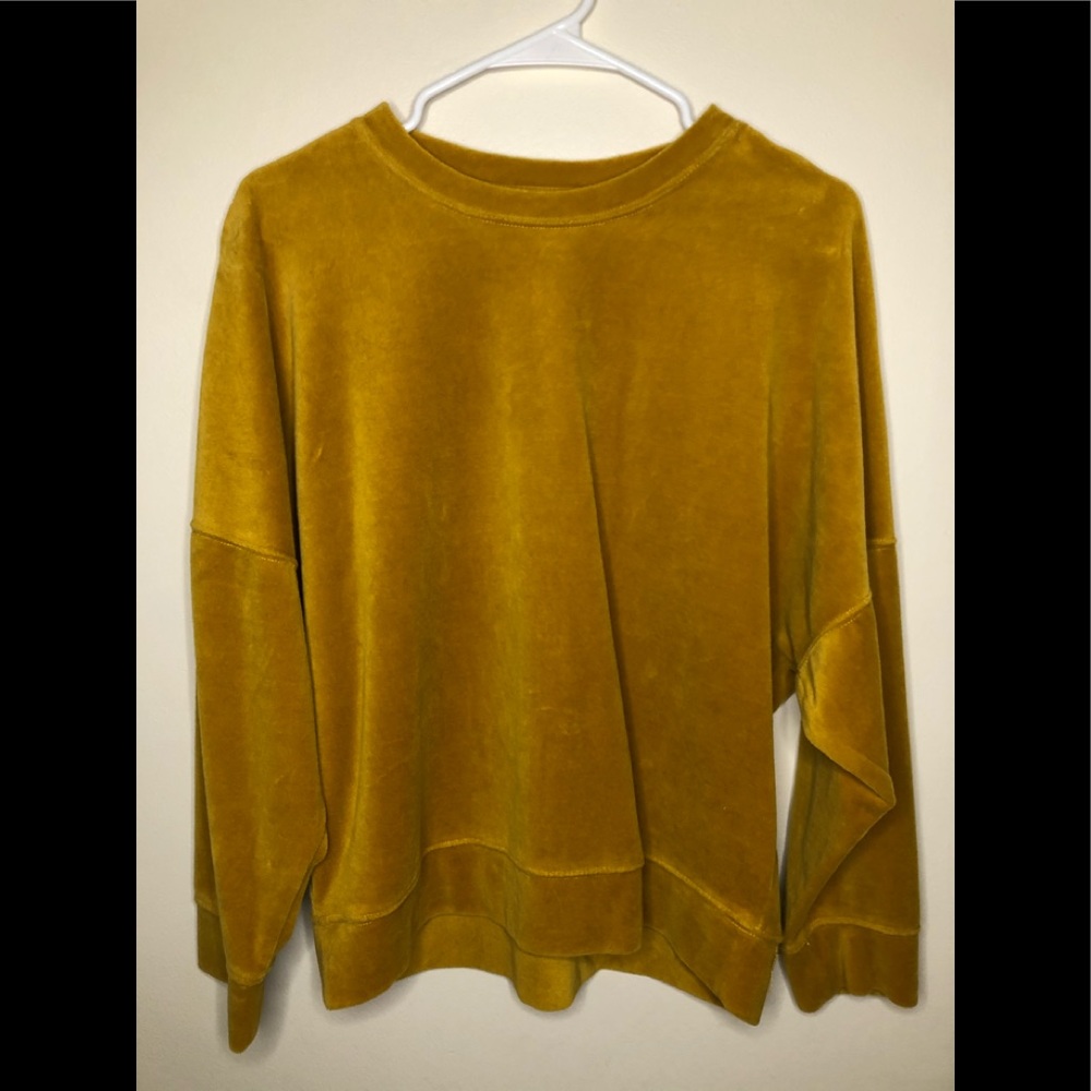 Gold Long Sleeve pull over